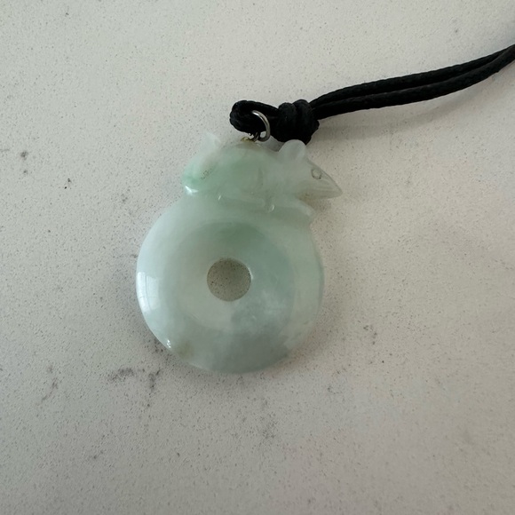 Vintage jade rat on disc jade pi pendant 🐀 - Picture 2 of 3